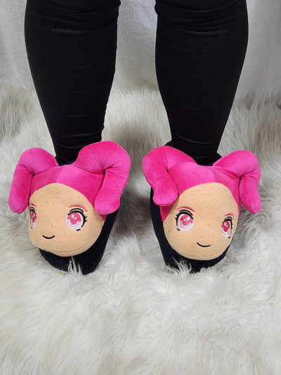 PANTUFLAS CERRADAS GUERRERAS K POP - MIRA - 