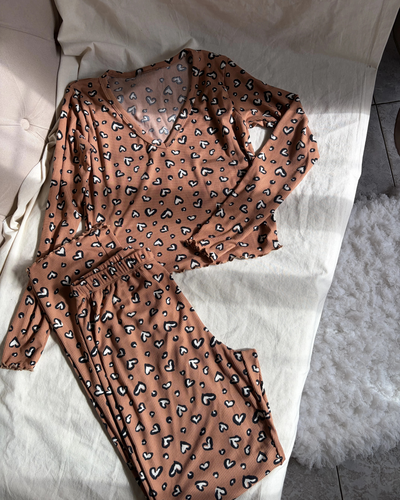 PIJAMA PILI - CAMEL CORAZONES -