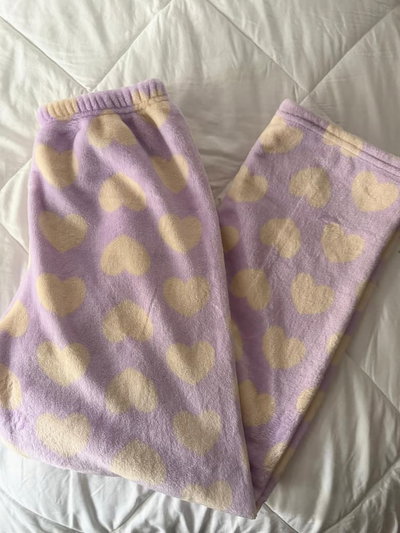 PANTALON POLAR SOFT CORAZONES LILA