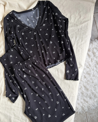 PIJAMA PILI - FLORCITAS NEGRO -