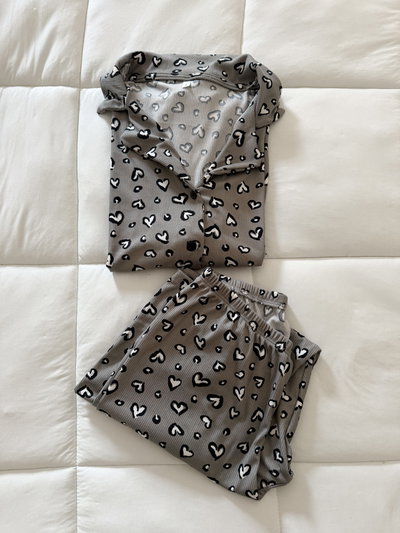 CAMISERO LARGO GRIS CORAZONES - MANGA LARGA -