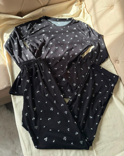 PIJAMA NUBE - FLORCITAS NEGRO  -