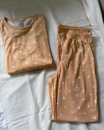 PIJAMA NUBE - FLORCITAS BEIGE -