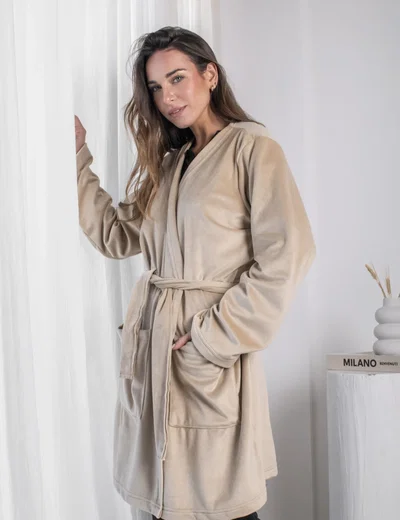 BATA - NUDE -