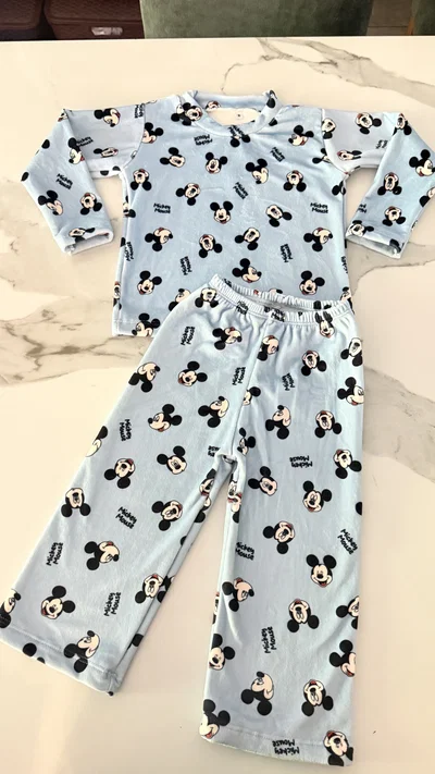 CONJUNTO PLUSH KIDS - MICKEY CELESTE -