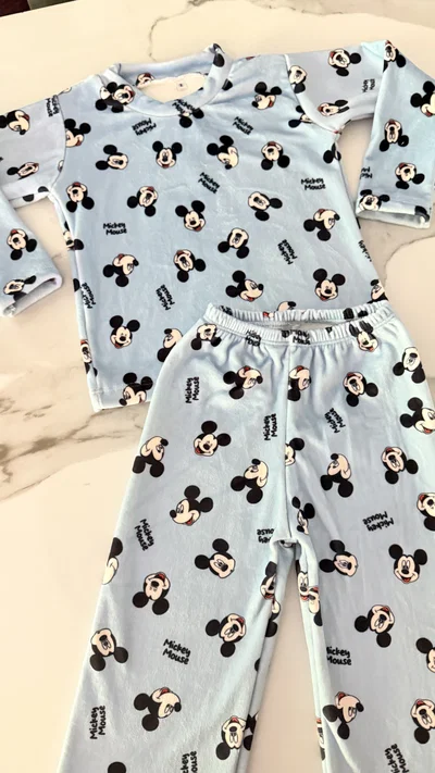 CONJUNTO PLUSH KIDS - MICKEY CELESTE -
