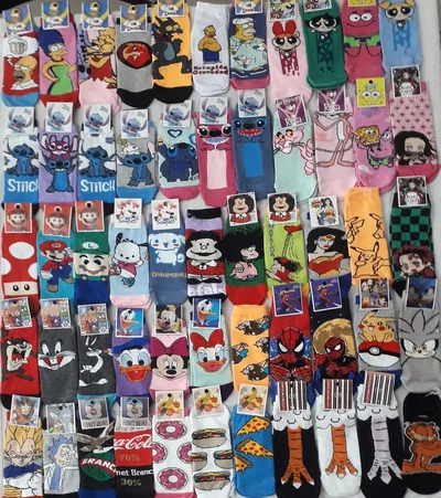 DOCENA SURTIDA DE SOQUETES ANIMADOS