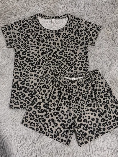 PIJAMA CORTO ANIMAL PRINT GRIS