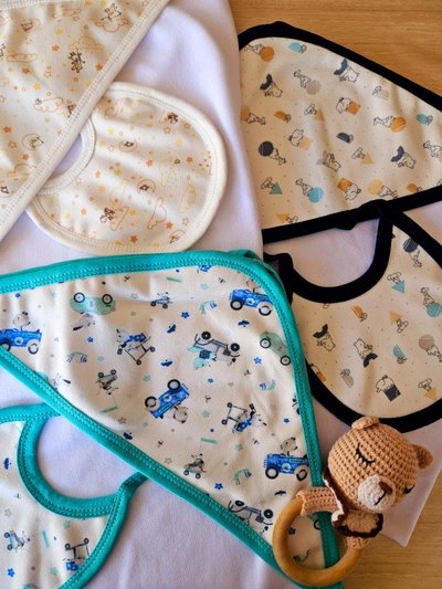 Manta recibidora Premium + babero