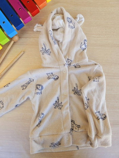 Campera de towel con orejas