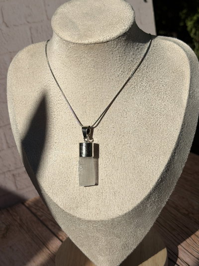 COLLAR SELENITA 