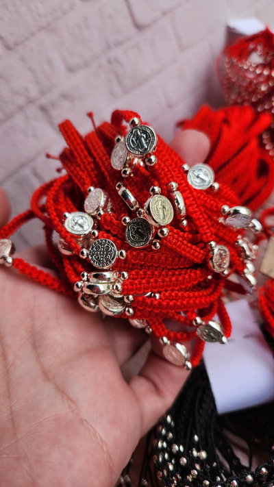 Pulsera San Benito Tejida Rojo