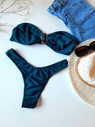 Bikini petróleo premium