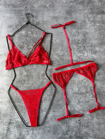 Set erótico triángulo