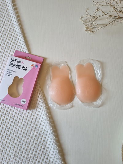 Pezoneras levanta busto de silicona 