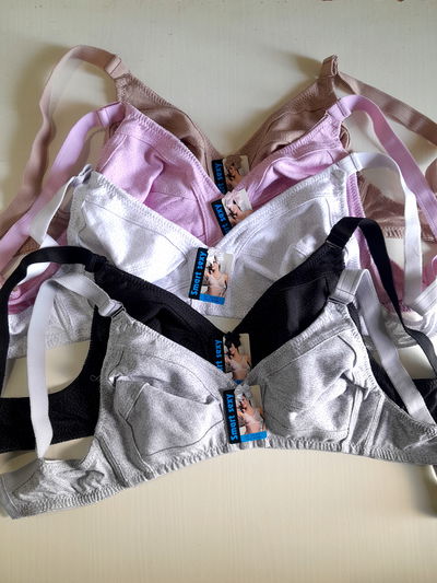 Corpiño reductor lunares