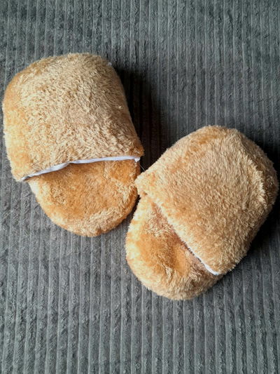 Último pantuflón color beige