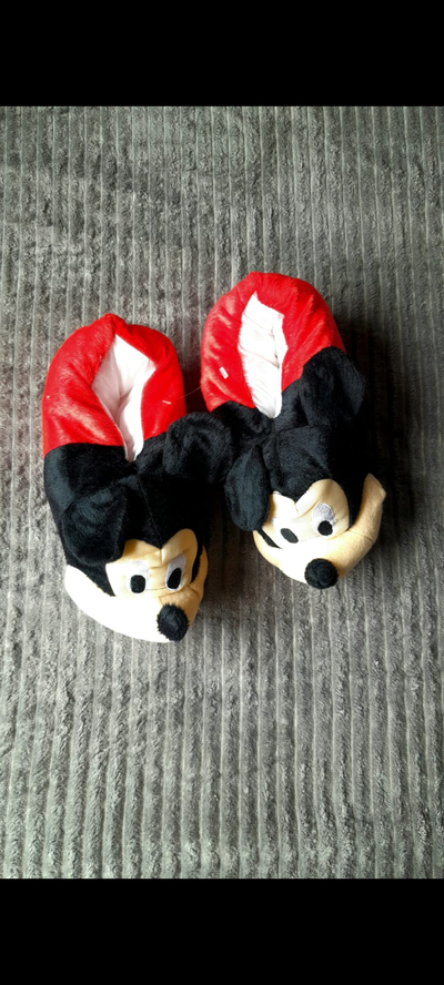 Último pantuflón mickey 