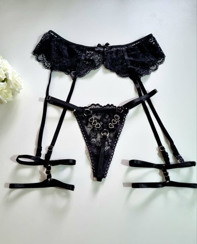 Set Selena (pollera portaligas, less hilo corazon y ligas dobles)