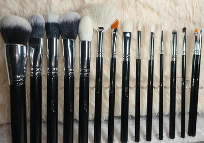 SET 15 BROCHAS PARA ROSTRO Y OJOS PELO MIXTO BEILI