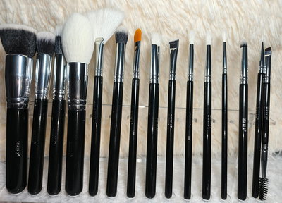 SET 15 BROCHAS PARA ROSTRO Y OJOS PELO MIXTO BEILI