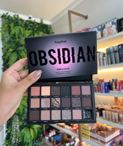 Paleta De Sombras De Ojos Precious Obsidian De Ruby Rose