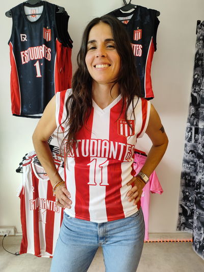 Musculosa NBA roja ajustada - Estudiantes 