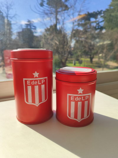 Yerbero y azucarero de lata rojo - Estudiantes