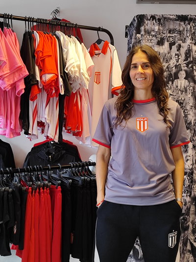 Remera deportiva - Estudiantes de La Plata