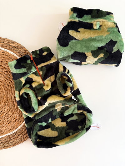 Polera Milan con cierre polar soft estampado