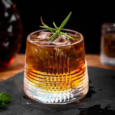 Set de 2 Vasos de Whisky Giratorios Labrados