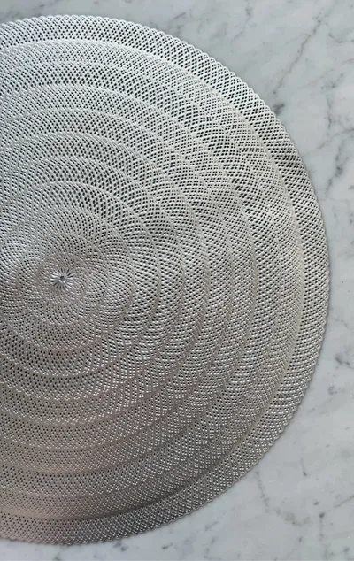 Platos de Sitio Lynet Plateado