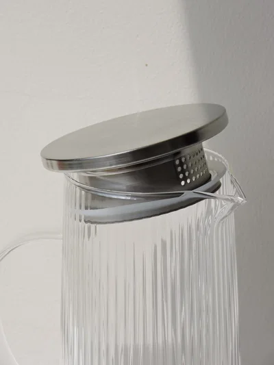 Jarras Rayadas con Tapa Transparente