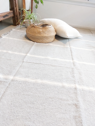 Manta Rustica Gris Con Rayas Blancas