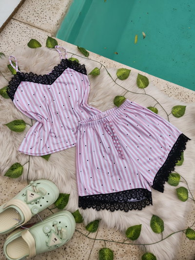 Rayada Rosa Set con encaje 