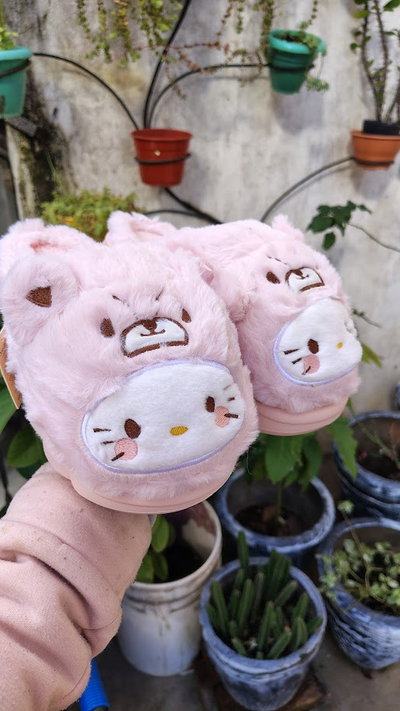 Hello Kitty Osito - TALLE 38/39  Pantuflas