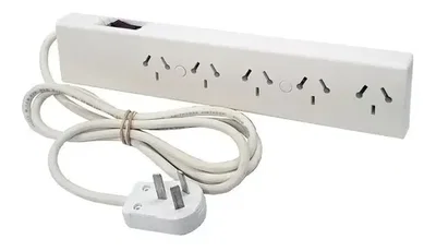 Zapatilla eléctrica 5 tomas con cable 1,5mts y tecla