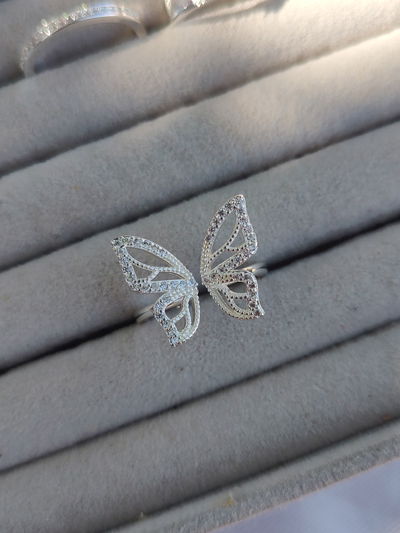 Anillo Mariposa (regulable)