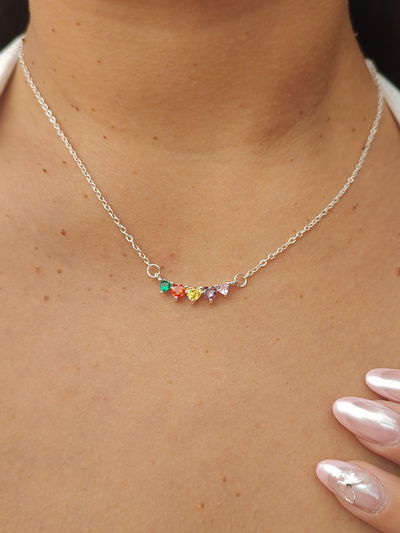 Collar corazones de colores 