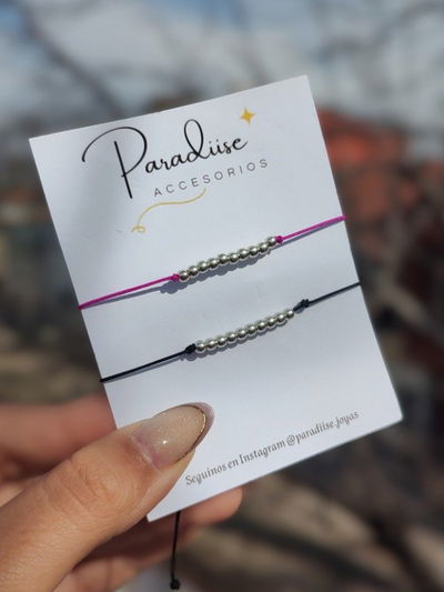 Pulsera hilo bolitas