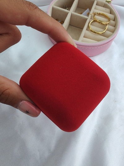 Estuche de pana cuadrado