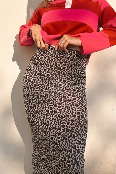 Falda animal print de seda fria