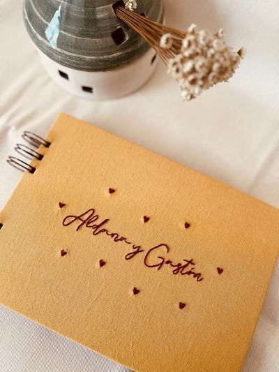 ALBUM c/DOS nombres + extras