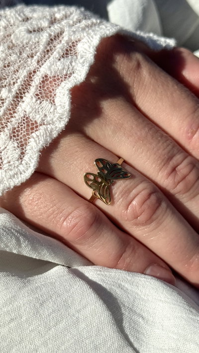 ANILLO ACERO DORADO MARIPOSA