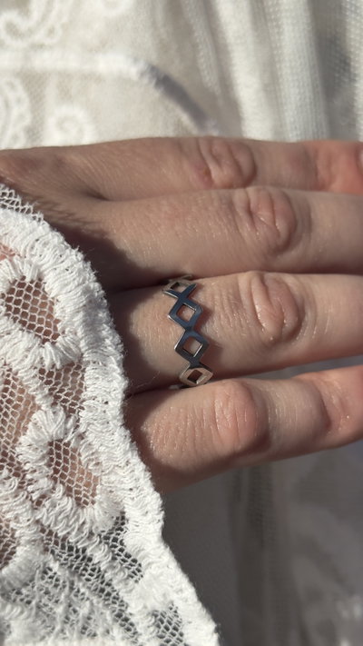 ANILLO ACERO QUIRURGICO TRIANGULOS