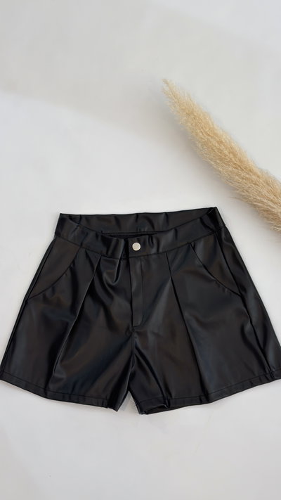 SHORT ENGOMADO FINO NEGRO