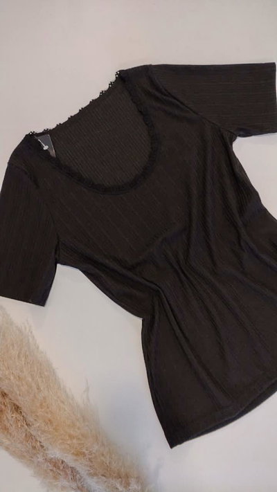 REME NEGRA CON PUNTILLA