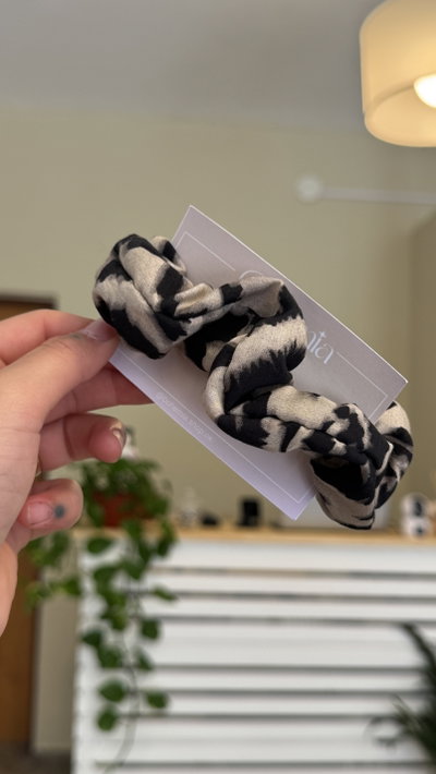 SCRUNCHIE ANIMAL PRINT