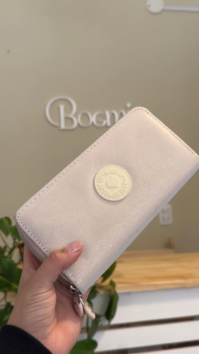 BILLETERA BEIGE CON BRILLO