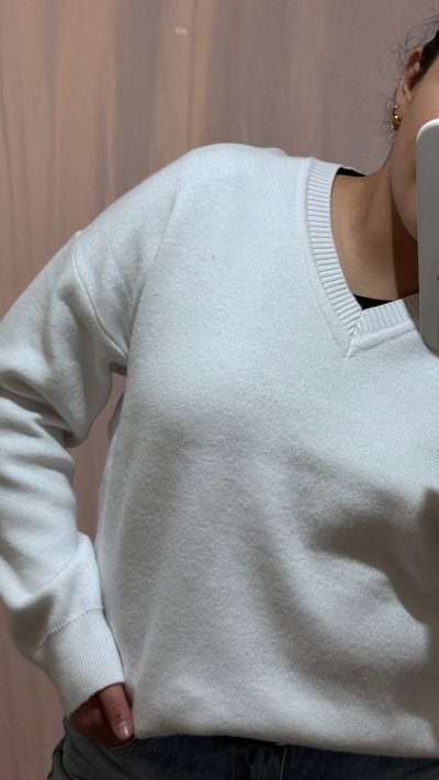 SUETER DE HILO BLANCO ESCOTE V